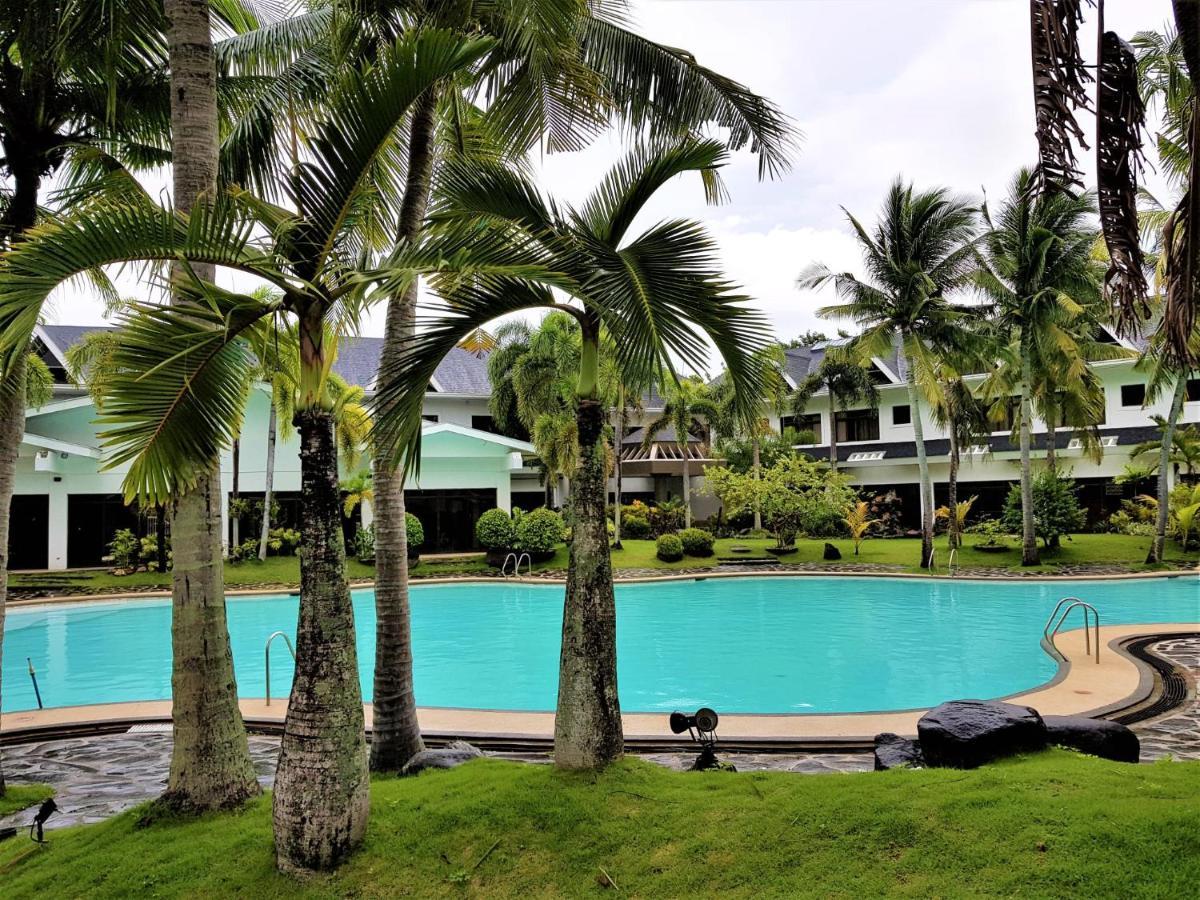 Chateau Bleu Resort Calamba  Exterior photo